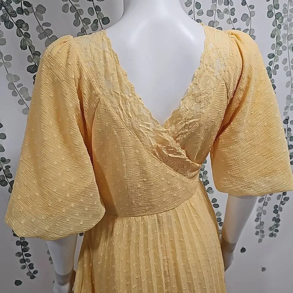 ASOS DESIGN lace insert cut out textured pleated midi dress in lemon yellow Sz 6 - Picture 6 of 12